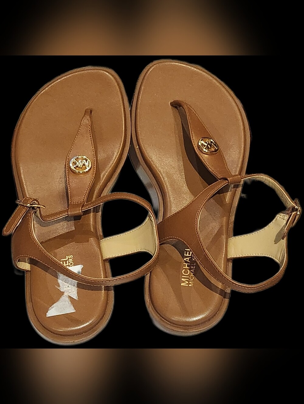 New MICHAEL KORS Mallory Women's 8.5 M Logo MK Badge Thong Sandals RETAIL $145